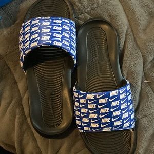 Nike Victori one printed slides